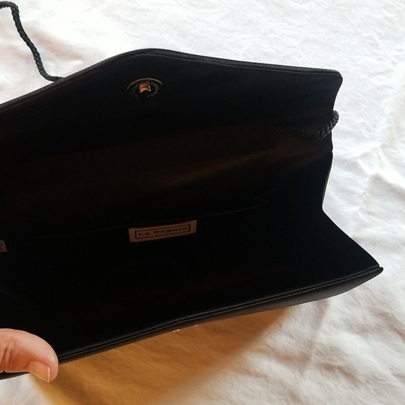 La Regale Black Velvet/Satin Clutch - Picture 4 of 9